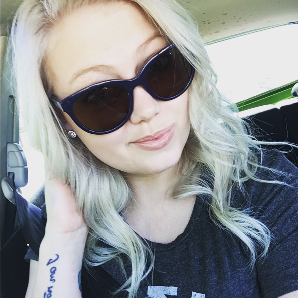 Meet your Posher, Leeza